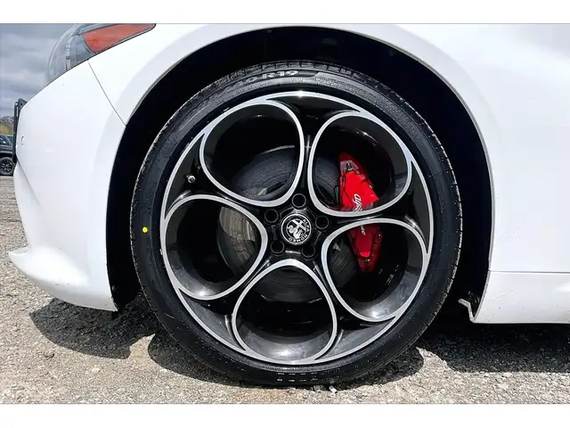2023 Alfa Romeo Giulia Veloce | Premium Leather | Harman Kardon - Photo 8