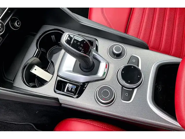 2023 Alfa Romeo Giulia Veloce | Premium Leather | Harman Kardon - Photo 14
