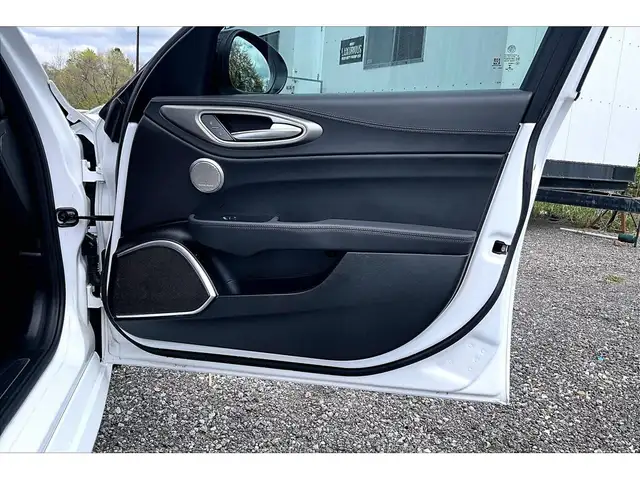 2023 Alfa Romeo Giulia Veloce | Premium Leather | Harman Kardon - Photo 19