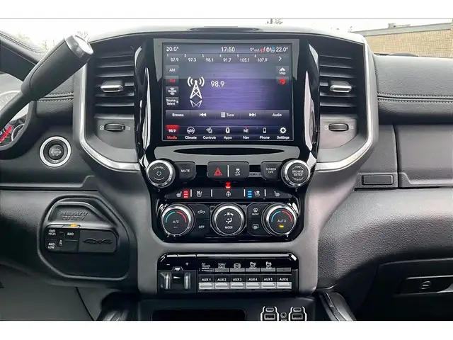 2020 Ram 2500 Laramie Night 6.7L Diesel | Level 2 | TowPkg | 4X4 - Photo 6