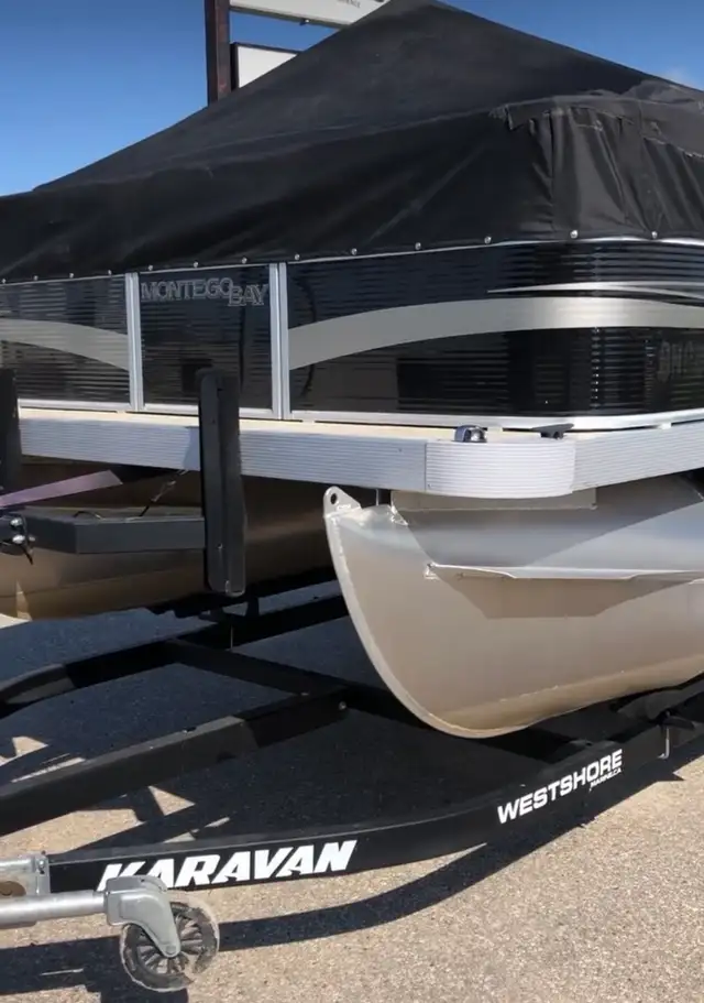 2019 Montego Bay 20-0 Pontoon Boat and Trailer - Photo 10