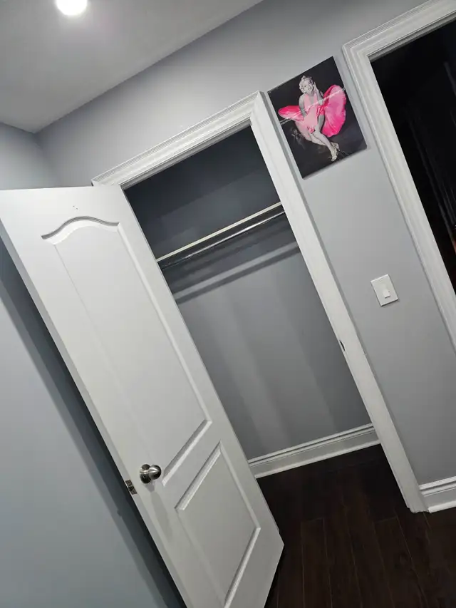 Room Available - Photo 3
