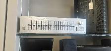 REALISTIC TEN BAND EQUALIZER