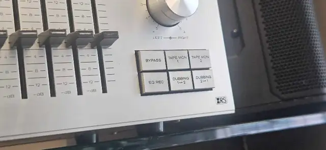 REALISTIC TEN BAND EQUALIZER - Photo 3