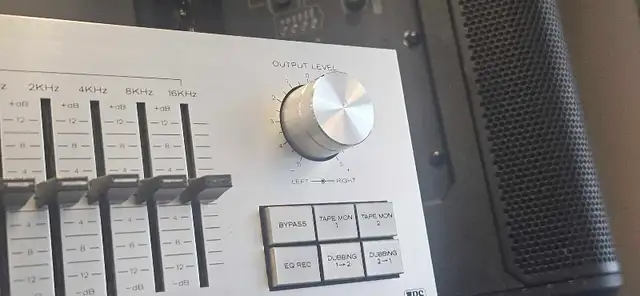 REALISTIC TEN BAND EQUALIZER - Photo 4