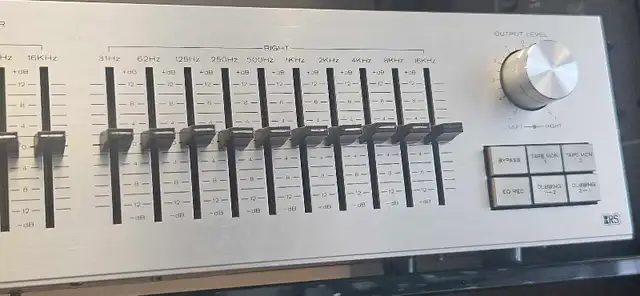 REALISTIC TEN BAND EQUALIZER - Photo 5