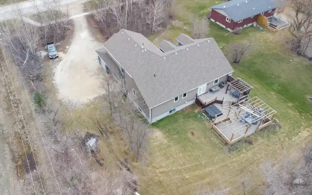 Beautiful 5 bedroom 3 bath home in Landmark - Photo 7