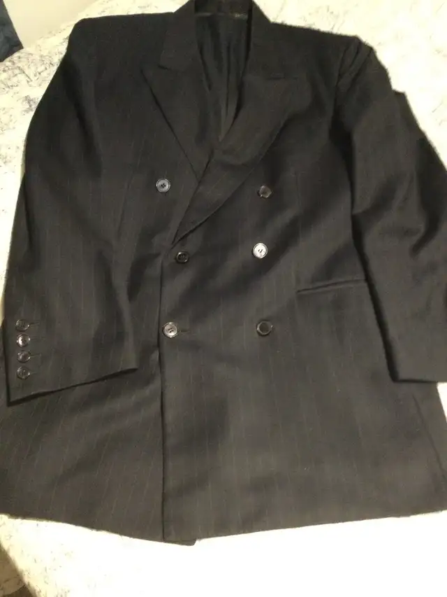 2 Tailored Suits & 6 Jackets $200 - Photo 7