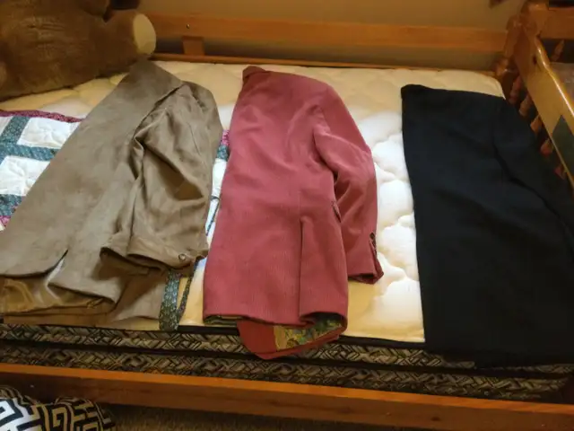 2 Tailored Suits & 6 Jackets $200 - Photo 9