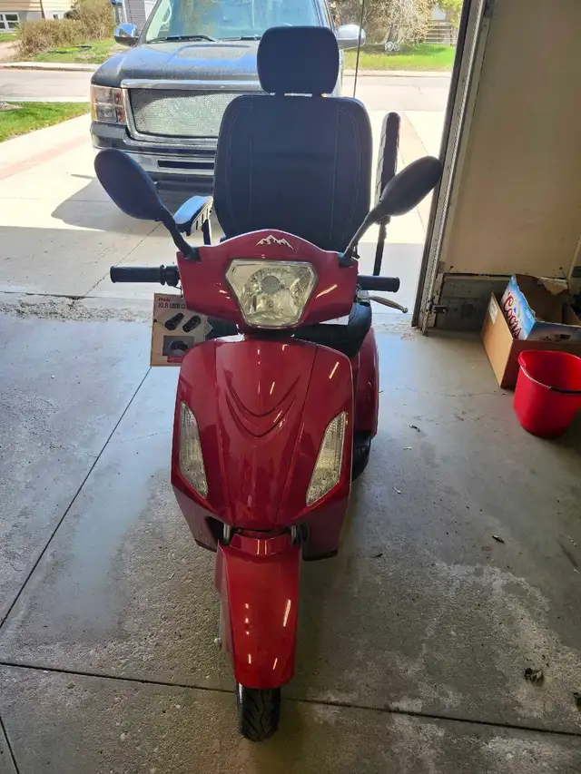 Brand New Baja Raptor 2 scooter. - Photo 2