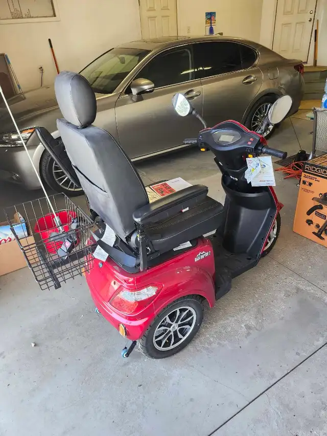Brand New Baja Raptor 2 scooter. - Photo 3