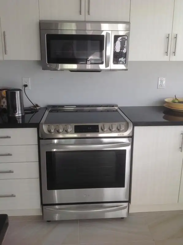 LG Electric Range LSE4611ST 30' Slide In With Convection & 6.3 C - Photo 4