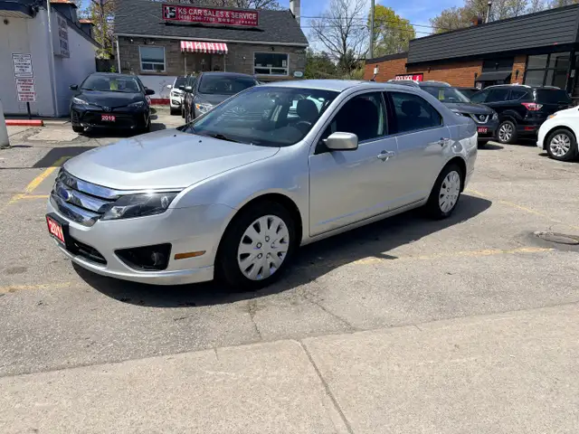 2011 Ford Fusion SE FWD Sdn 2.5L One Owner Low Mileage Certified