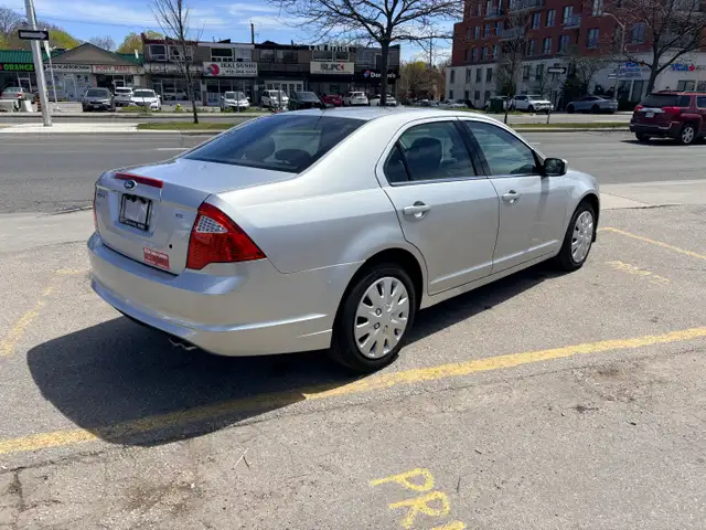 2011 Ford Fusion SE FWD Sdn 2.5L One Owner Low Mileage Certified - Photo 5
