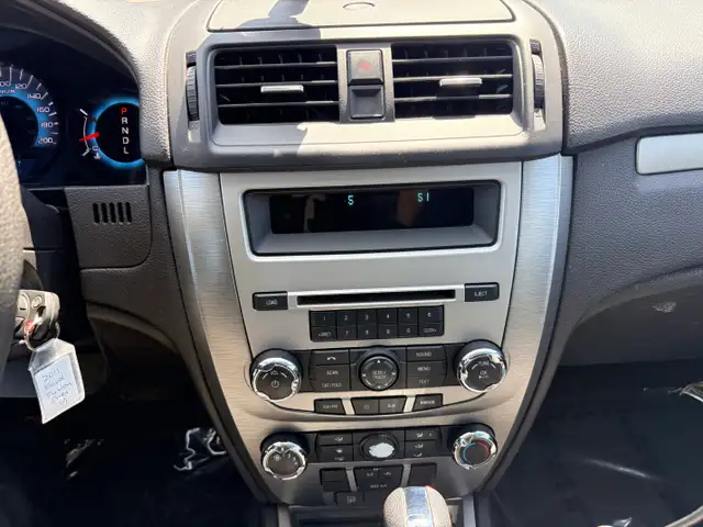 2011 Ford Fusion SE FWD Sdn 2.5L One Owner Low Mileage Certified - Photo 21