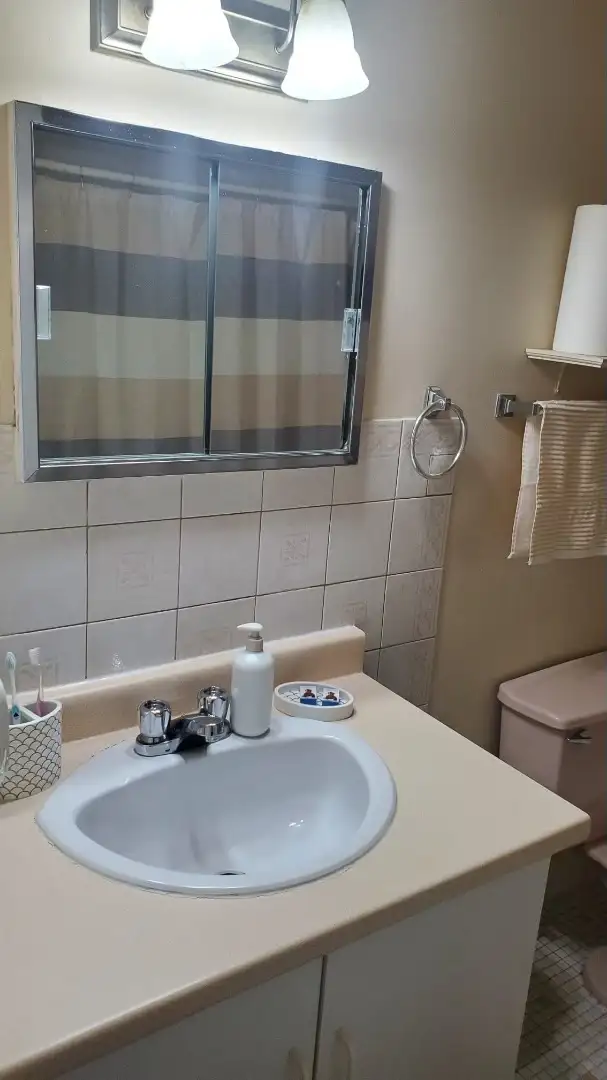 Nice, spacious 2-bedroom apartment in the heart of Brossard - Photo 8