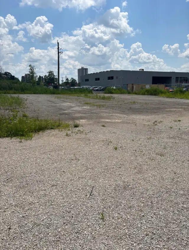 Secure Parking – $100/month 2 km highway 401 -