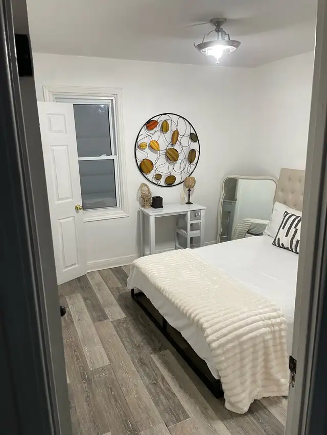 June 1st Rooms Available - Photo 2