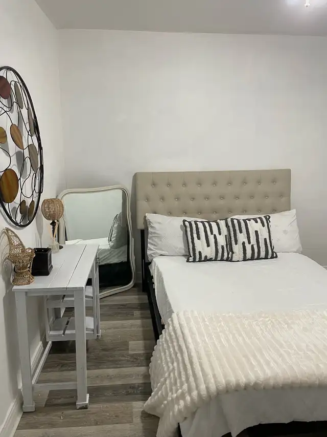 June 1st Rooms Available - Photo 3