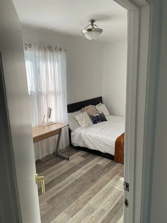 June 1st Rooms Available - Photo 5
