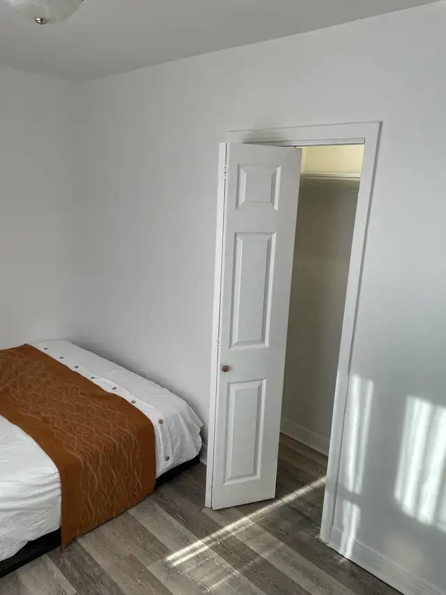 June 1st Rooms Available - Photo 6