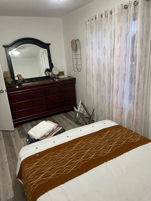 June 1st Rooms Available - Photo 7