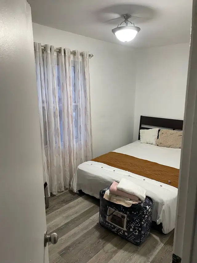 June 1st Rooms Available - Photo 8