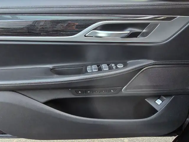 2020 BMW 7 Series - Photo 19