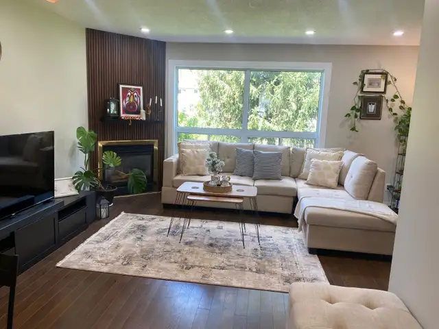 3 bedroom, 1.5 bathroom townhouse, available June 1st! - Photo 6