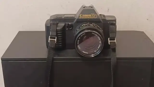 Canon T70 Camera
