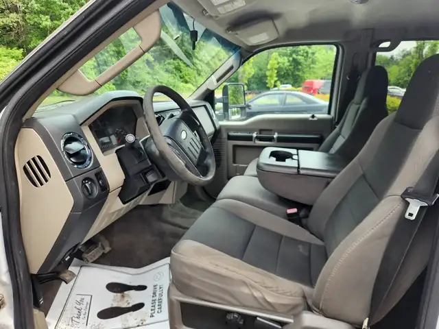 2009 Ford F 450 XLT - Photo 10