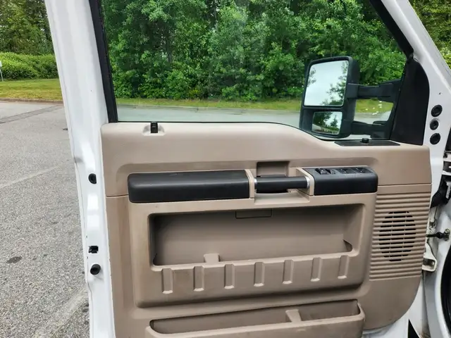 2009 Ford F 450 XLT - Photo 12