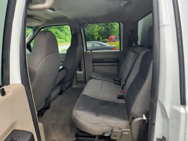 2009 Ford F 450 XLT - Photo 13