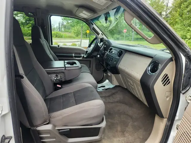 2009 Ford F 450 XLT - Photo 15