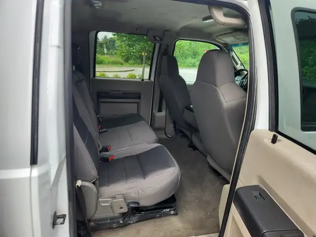 2009 Ford F 450 XLT - Photo 17