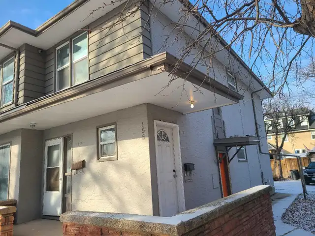 House For Rent - Photo 2