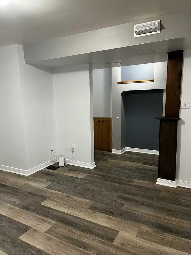 Bright 1-BR Bsmt Apt – All Utilities & Parking Incl. - Photo 5