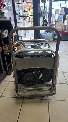 Pro.Point 5,950W Gasoline Generator with Electric Start - Photo 3