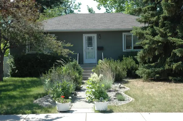 5 Bedroom House for Rent close to Down Town, C-Train