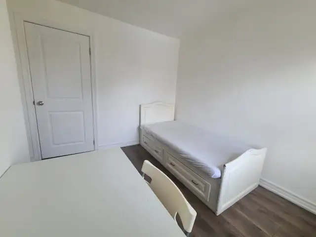 Bloor, Christie @ Ossington TTC, Room 2nd Flr Rent - 2Min to TTC