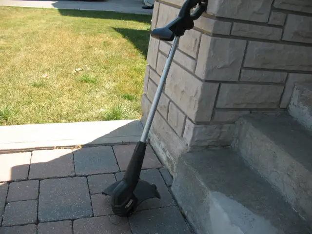 Corded Electric Grass Trimmer - Photo 5