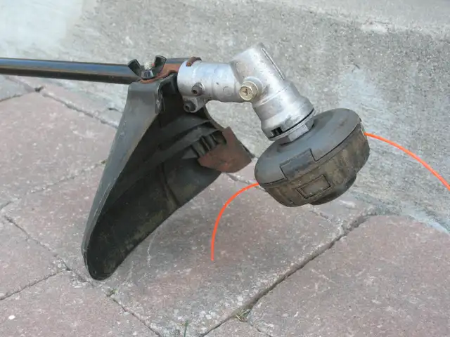 Straight Shaft Gas Powered String Grass Trimmer - Photo 2