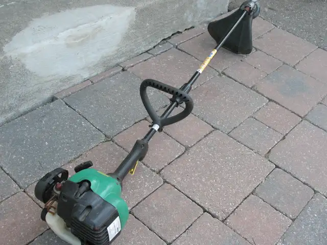 Straight Shaft Gas Powered String Grass Trimmer - Photo 6