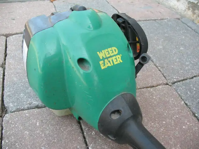 Weed Eater Gas Powered String Grass Trimmer - Photo 3