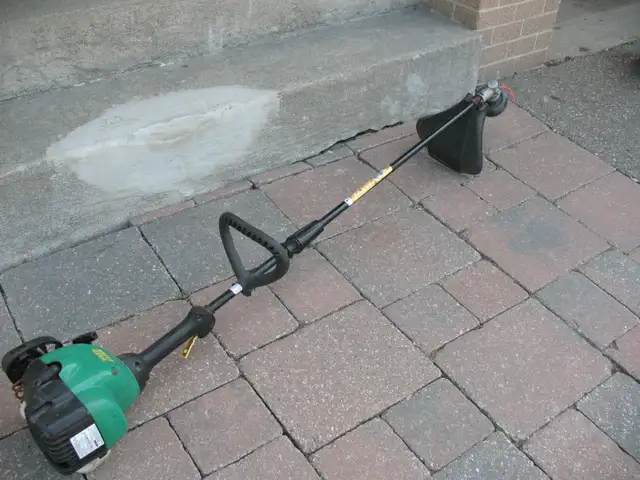 Weed Eater Gas Powered String Grass Trimmer - Photo 5