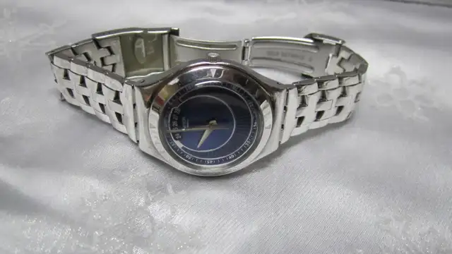 VERY COOL SWATCH WATCH IRONY BIG FARWAYS SUPER BLUE DIAL - Photo 2