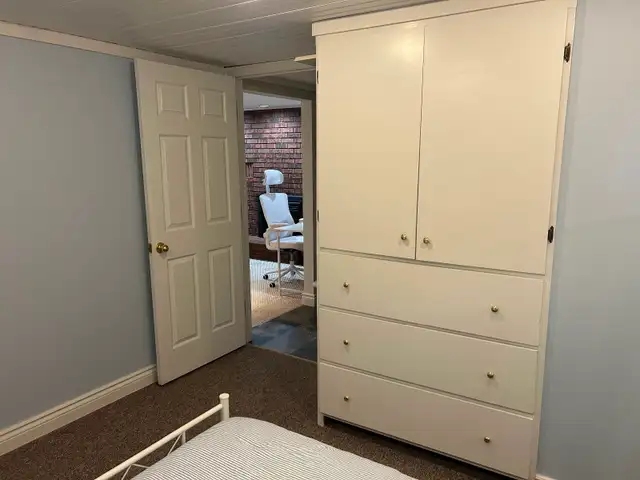 Private Basement Apartment for Rent - Shared Home - Photo 7