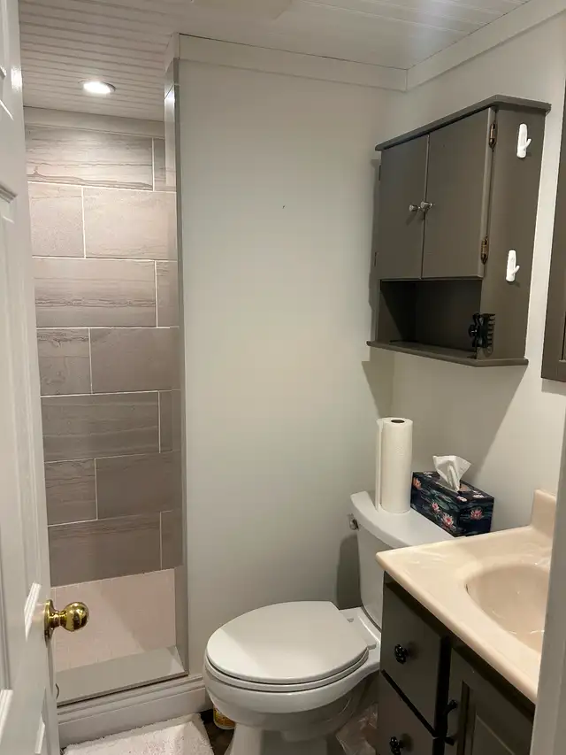 Private Basement Apartment for Rent - Shared Home - Photo 8