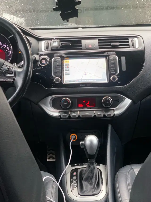 2016 Kia Rio SX Hatchback PREMIUM TRIM - Photo 7