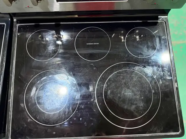 Stylish Stainless Samsung Glass Top Stove (S4204) - Photo 4